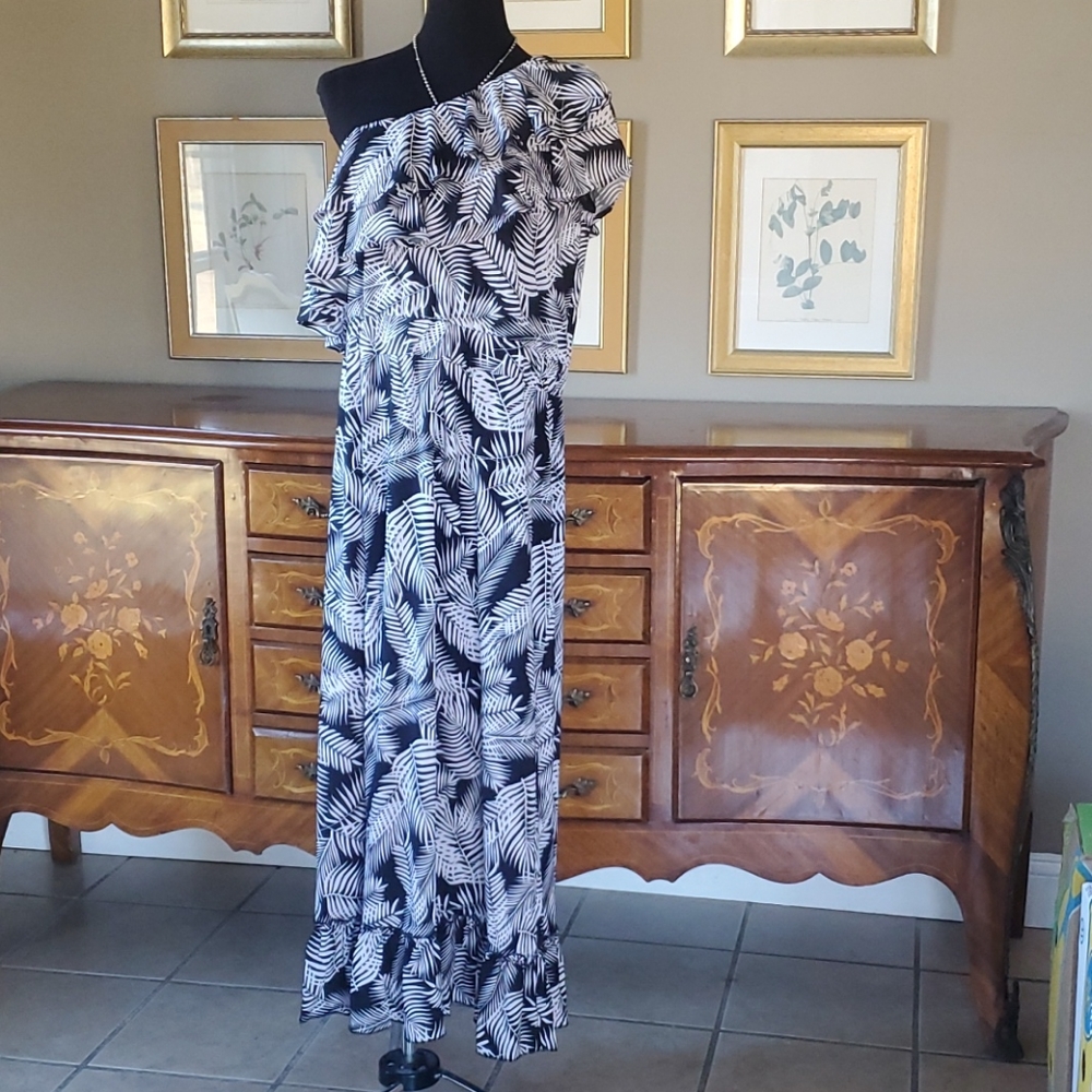 0222 Signature Collection One Shoulder Dress